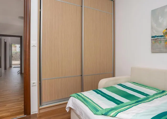 Sepic By Guide アパート *